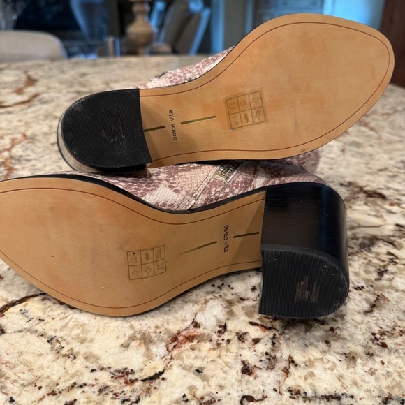 Dolce Vita Samie snake print leather ankle high block heel bootie size 9 beige - Picture 3 of 6